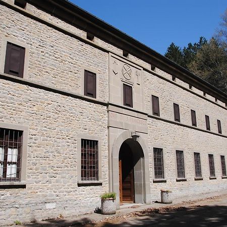 Oasi San Francesco - Casa Per Ferie Hotel Chiusi della Verna Luaran gambar